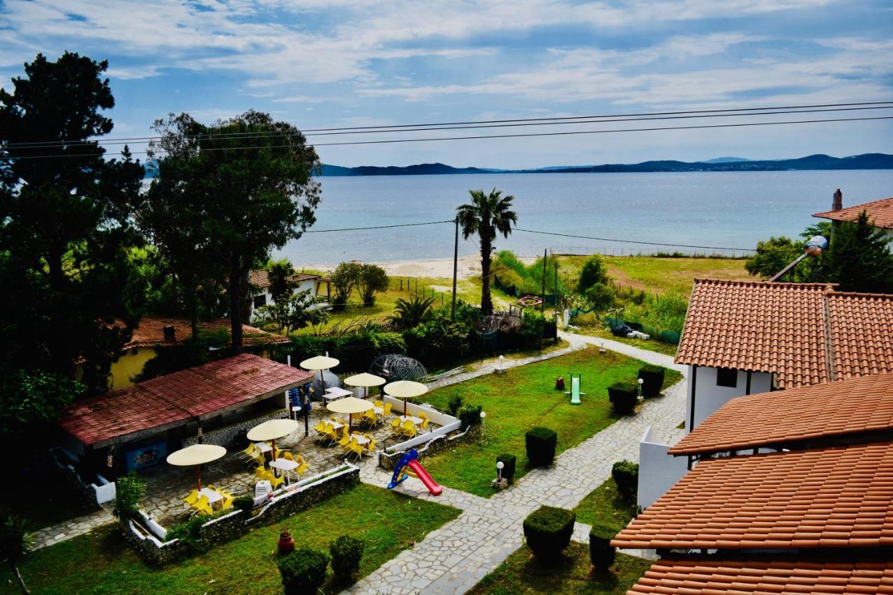 Hotel Kari Ouranoupoli Bagian luar foto