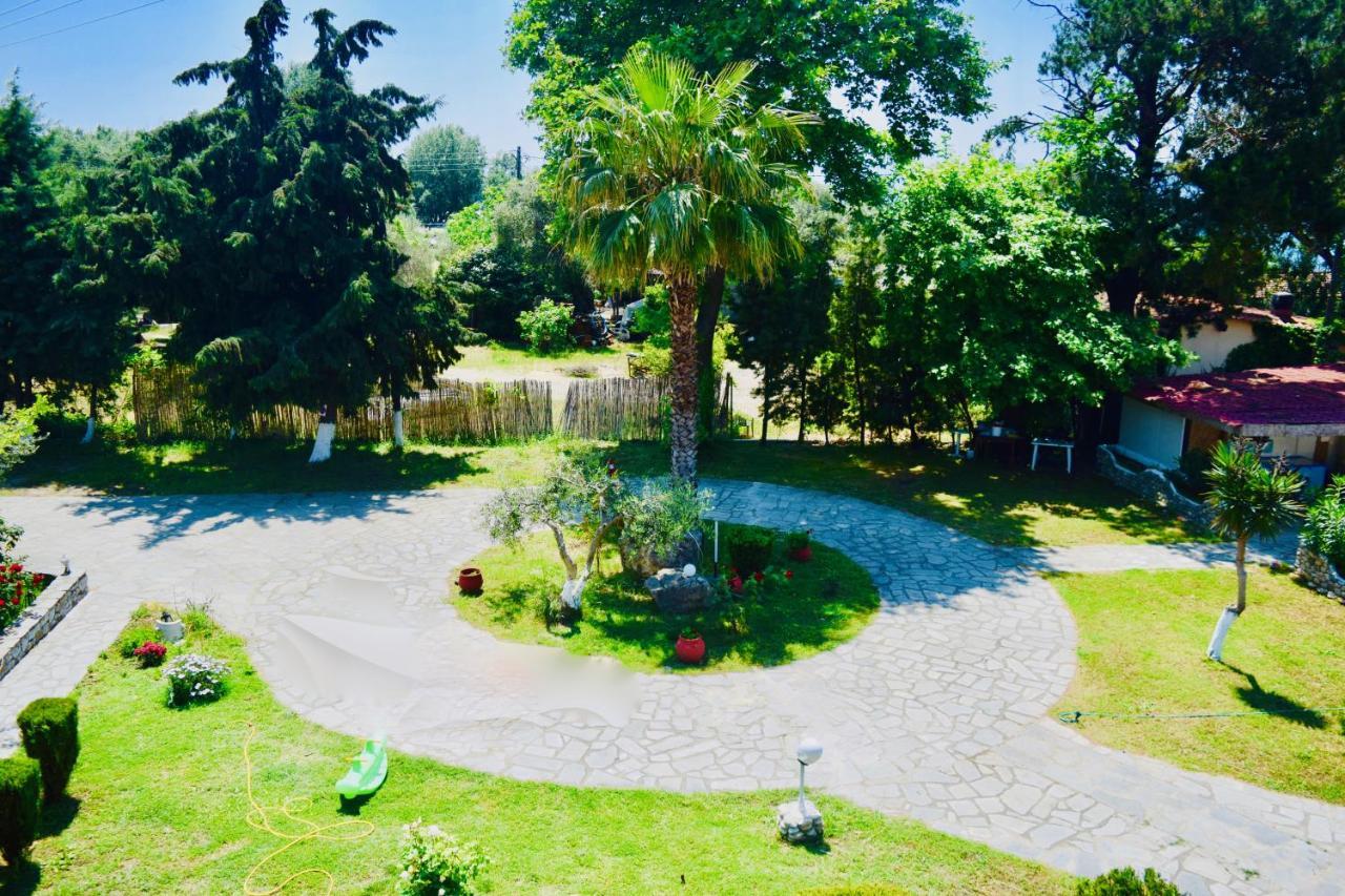 Hotel Kari Ouranoupoli Bagian luar foto