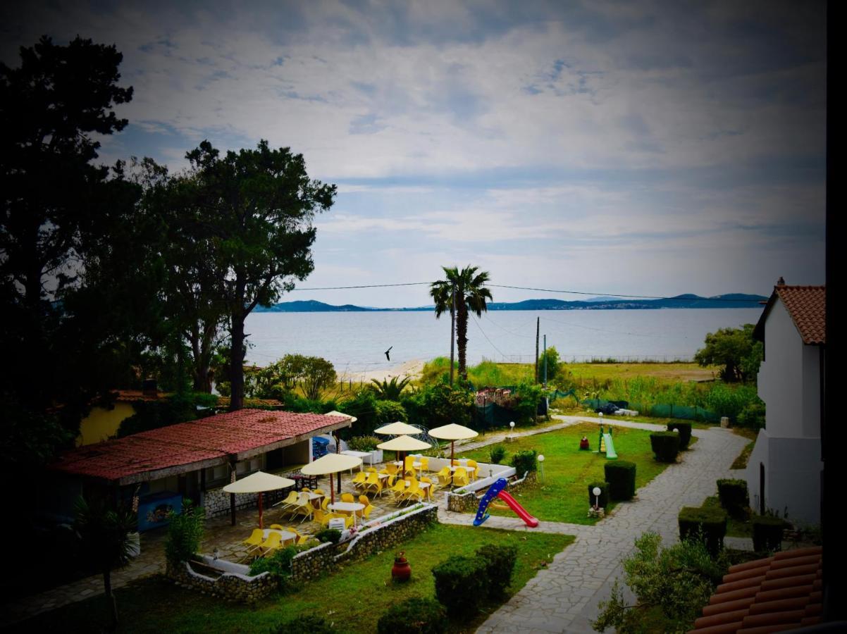 Hotel Kari Ouranoupoli Bagian luar foto